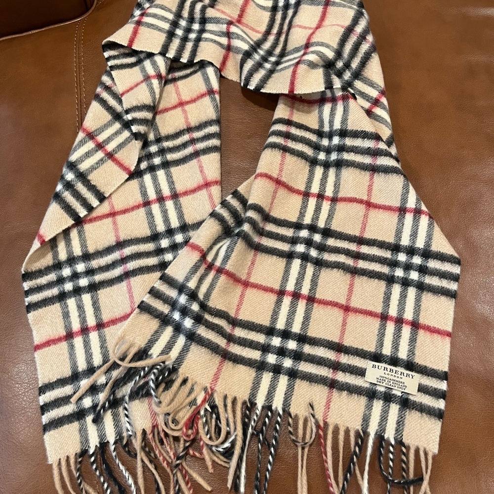 Authentic Burberry cashmere Beige and Black Check Scarf